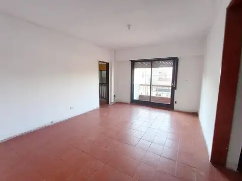 Depto Tipo Casa en Alquiler de 4 ambientes