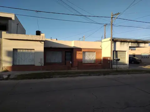 Casa con Local comercial