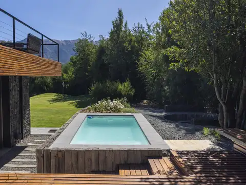 Casa en Alquiler Temporal con 4 cocheras