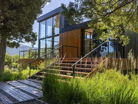 Casa 6 ambientes con 4 baños