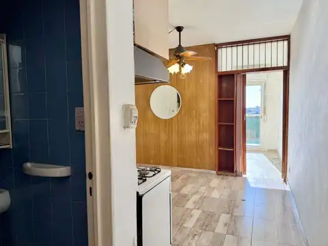 VENTA MONOAMB DIVIDIDO BALCÓN  FRENTE - SAENZ PEÑA