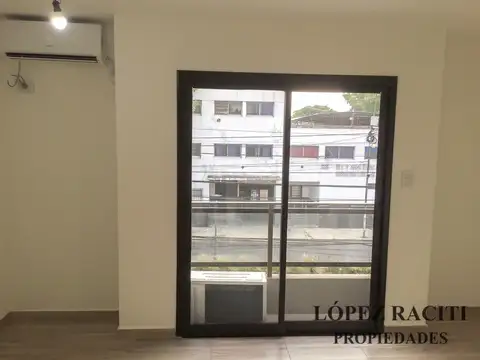 Av. Hipólito Yrigoyen 7700