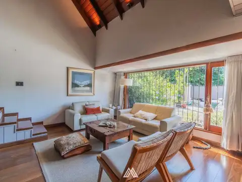 Venta Casa 3 dorm y Servicio bbcoa, pisc, CARRASCO