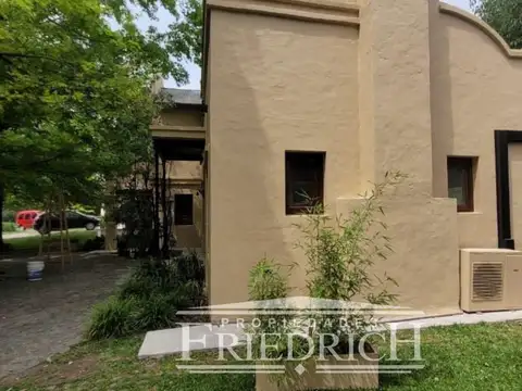 Casa en Venta con 1 cochera