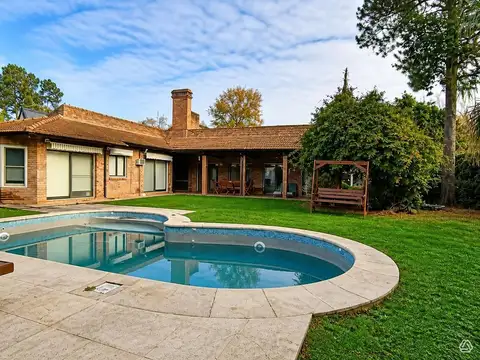 Venta Casa 6 ambientes, Náutico Escobar