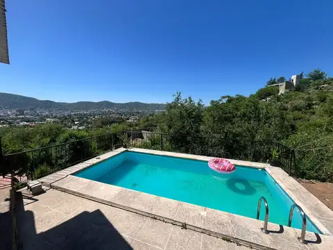 VENTA 2 CASAS V. CARLOS PAZ A 5 CUADRAS DEL CENTRO