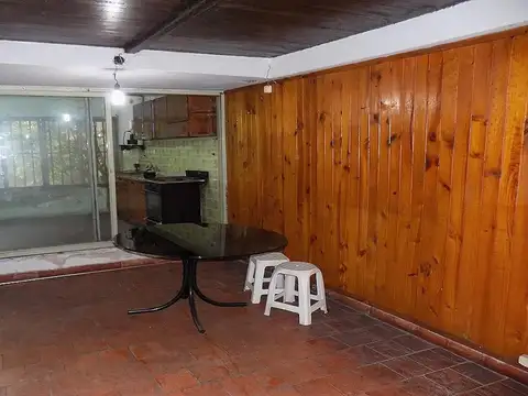 Casa 4 ambientes con 1 baño