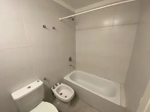 República 5600, Piso 1