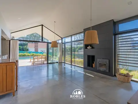 Casa 3 ambientes con 2 baños