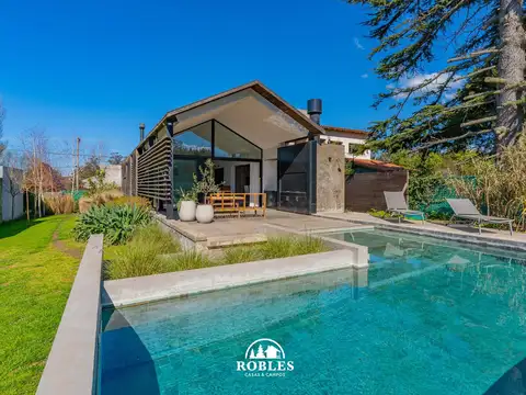 Casa estilo moderno lindero al Golf Los Acantilados