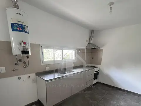 Casa en Alquiler con 1 cochera
