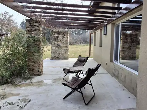 Casa 2 ambientes con 2 baños