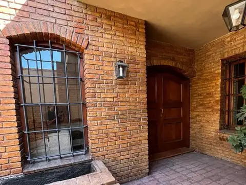 Casa en Venta en Mendoza, USD 300.000