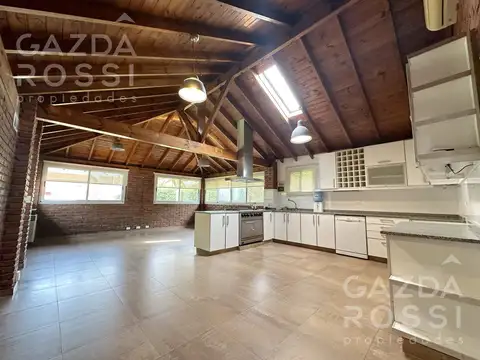 Casaquinta en Los Rosales