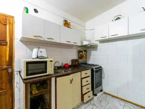 CASA EN VENTA -PÉREZ- DOS DORMITORIOS Y COCHERA