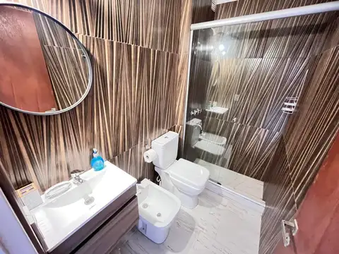VENTA: Departamento monoambiente, remodelado, con balcón, en Barrio Martin