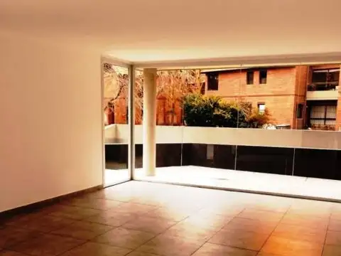 Local en Alquiler en Centro, USD 100