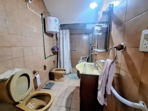 Casa de dos plantas en venta en José Clemente Paz