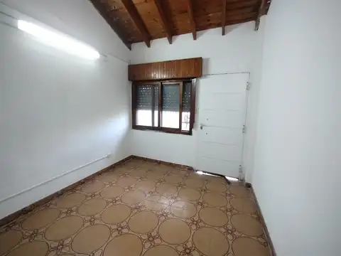 Depto Tipo Casa en Alquiler en Lanús, $ 430.000