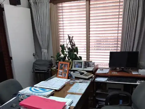 IMPORTANTE ESQUINA CON DESTINO COMERCIAL