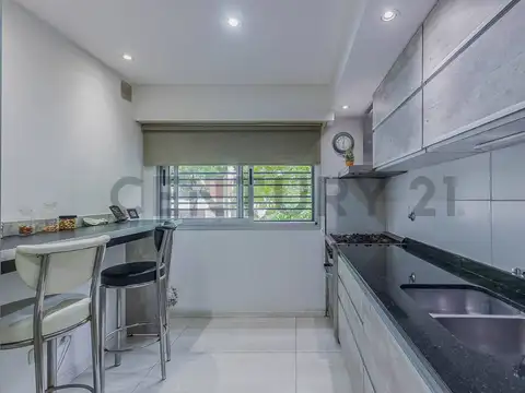 Departamento 4 ambientes con 2 baños