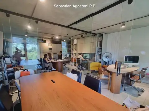 Venta de oficina en el complejo Thays, Parque Leloir