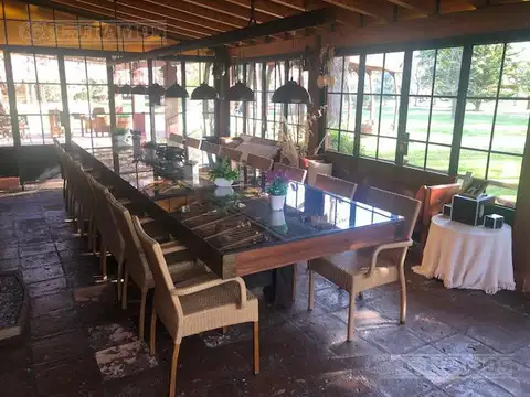 Casa rural con alma de finca. a 4 km de la capital. Mendoza. Rivadavia. terreno 8000 m2