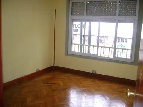 Depto Tipo Casa en Venta 50 años