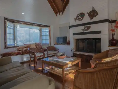 Casa 3 Dormitorios con Pileta en Venta en Pinamar Zona Norte