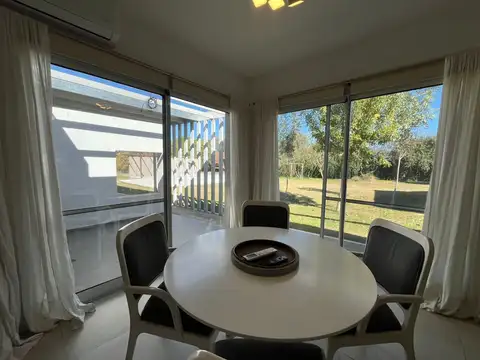 Casa en Venta con 4 cocheras