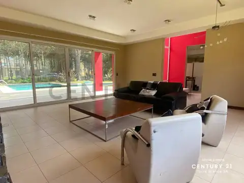 Casa 5 ambientes con 3 baños