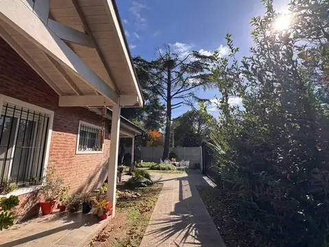 Casa En Venta, Benavidez, La Plata 800