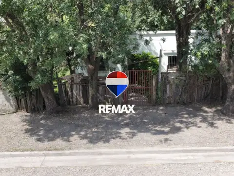 VENTA CASA METÁN: TERRENO CON CASA A REFACCIONAR