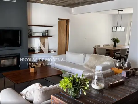 Casa 5 ambientes con 3 baños