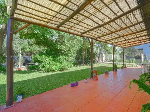 Casa  4 Amb - Venta Campana-Rio Lujan- Con Pileta