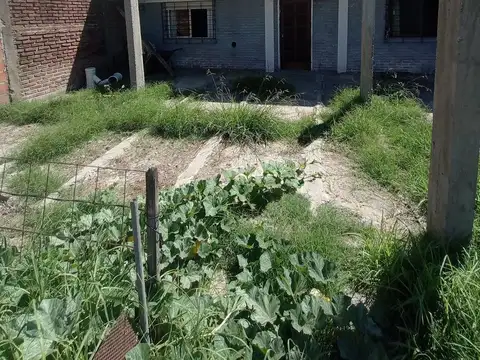 Venta Casa terreno 2 ambientes en Castelar