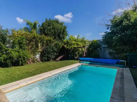 Venta Casa 3 dormitorios c/piscina en Malvín