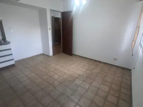 Departamento 5 ambientes con 1 baño