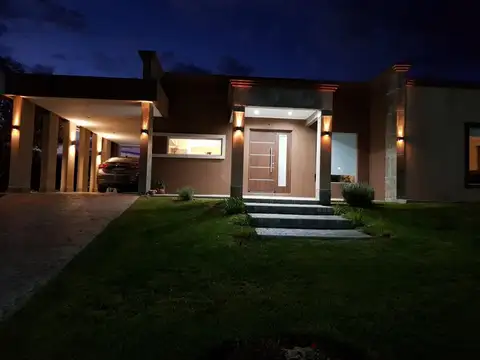 Autopista 25 De Mayo