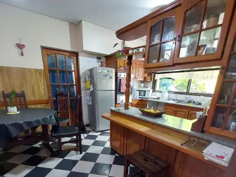 Casa en Venta con 5 cocheras