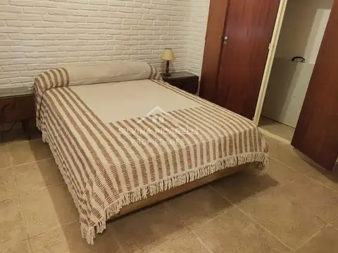 CASA BERNARDEZ CON PILETA - 1 DORMITORIO Y BAÑO - PARQUE SAKURA  EXCELENTE UBICACION 100