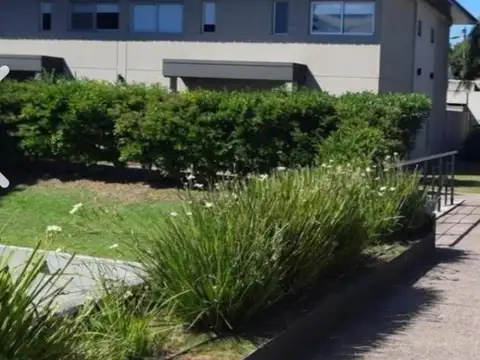 VENTA DE ESPECTACULAR DUPLEX DENTRO DE COMPLEJO  