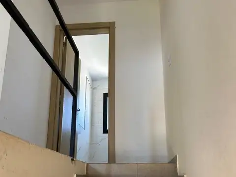DÚPLEX 2 DORM 2 BAÑOS EN VALLE CERCANO - B° CON SEGURIDAD