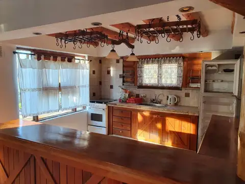 Casa en Venta con 3 cocheras