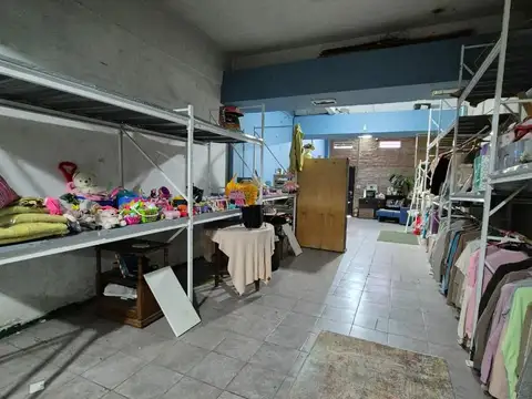Casa 3 ambientes con Local Comercial Independiente y Terraza