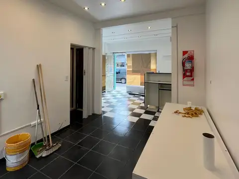 LOCAL COMERCIAL MUY AMPLIO  (50M2) ZONA GUEMES -24 MESES