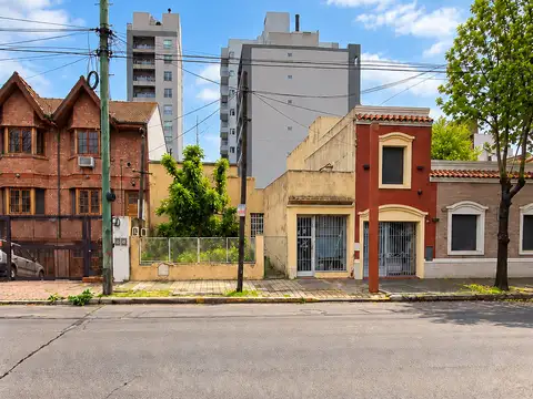 Lote con propiedad a demoler en venta