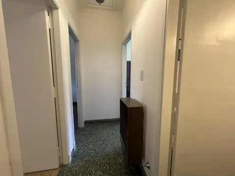 Casa en Alquiler con 2 cocheras
