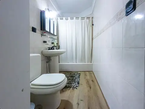 Casa en venta - Pacheco - 5 amb - Quincho y jardín