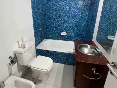 Depto Tipo Casa en Alquiler en Monserrat, $ 1.200.000